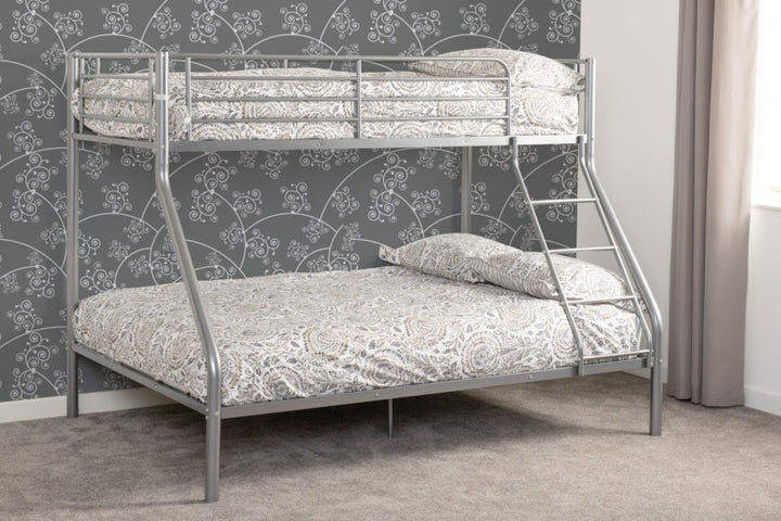 Tandi Metal Triple Sleeper